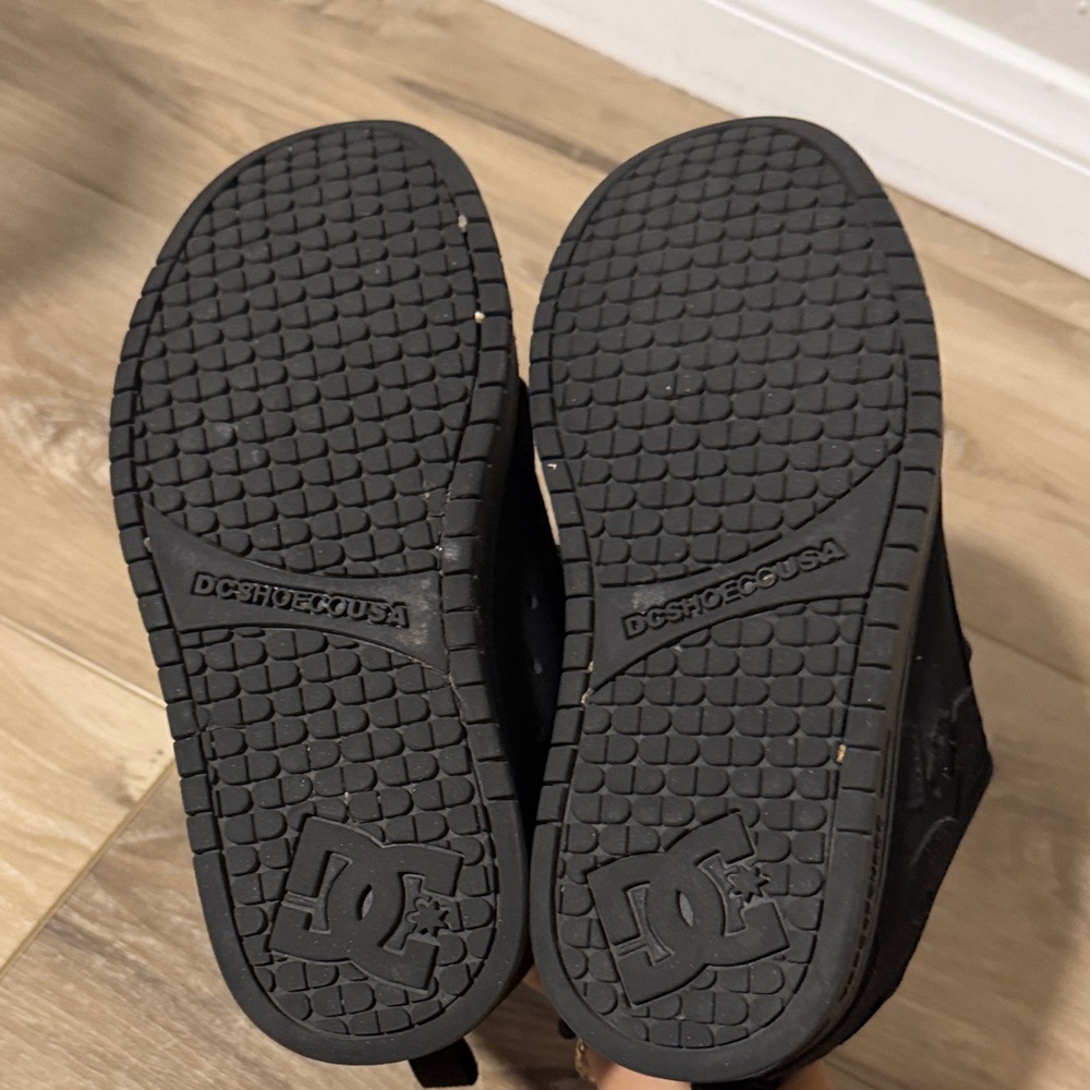 DC Black Kids Sneakers - Picture 4 of 4